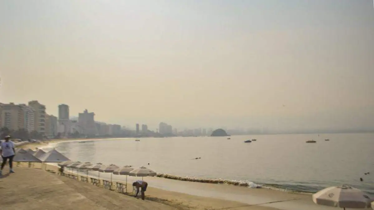 Acapulco Humo en la Bahía